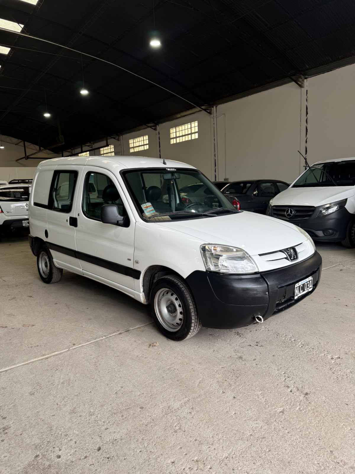 PEUGEOT - PARTNER  CONFORT HDI        5 ASIENTOS  - MANUAL  - 2013